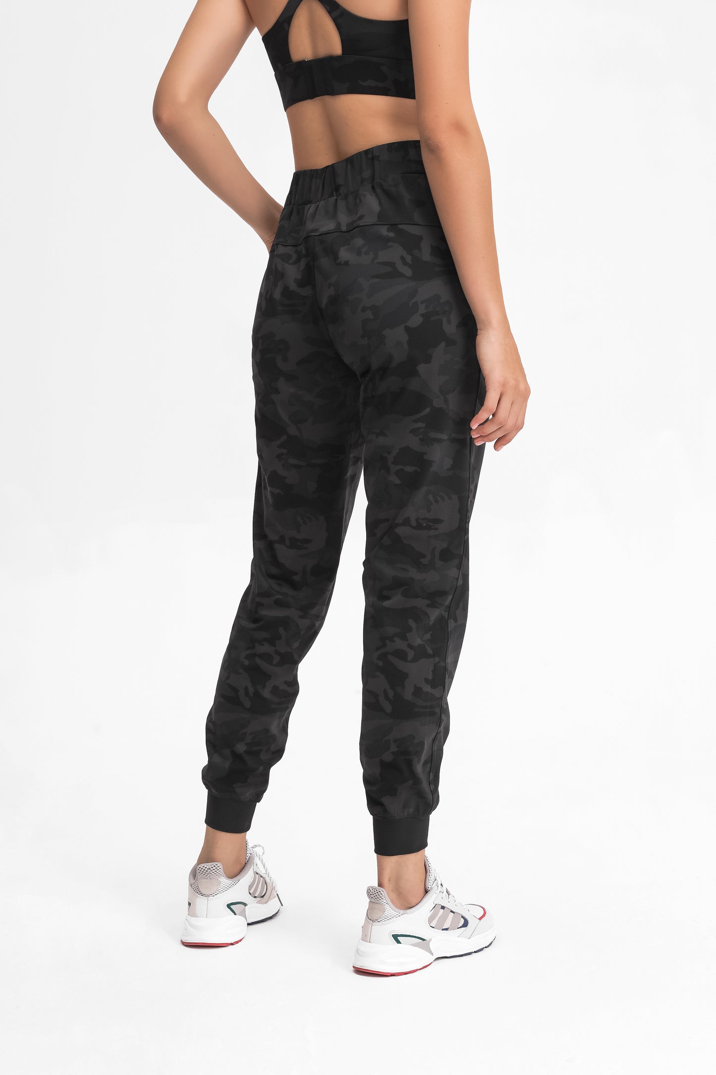 ON THE GO IN BLACK CAMO