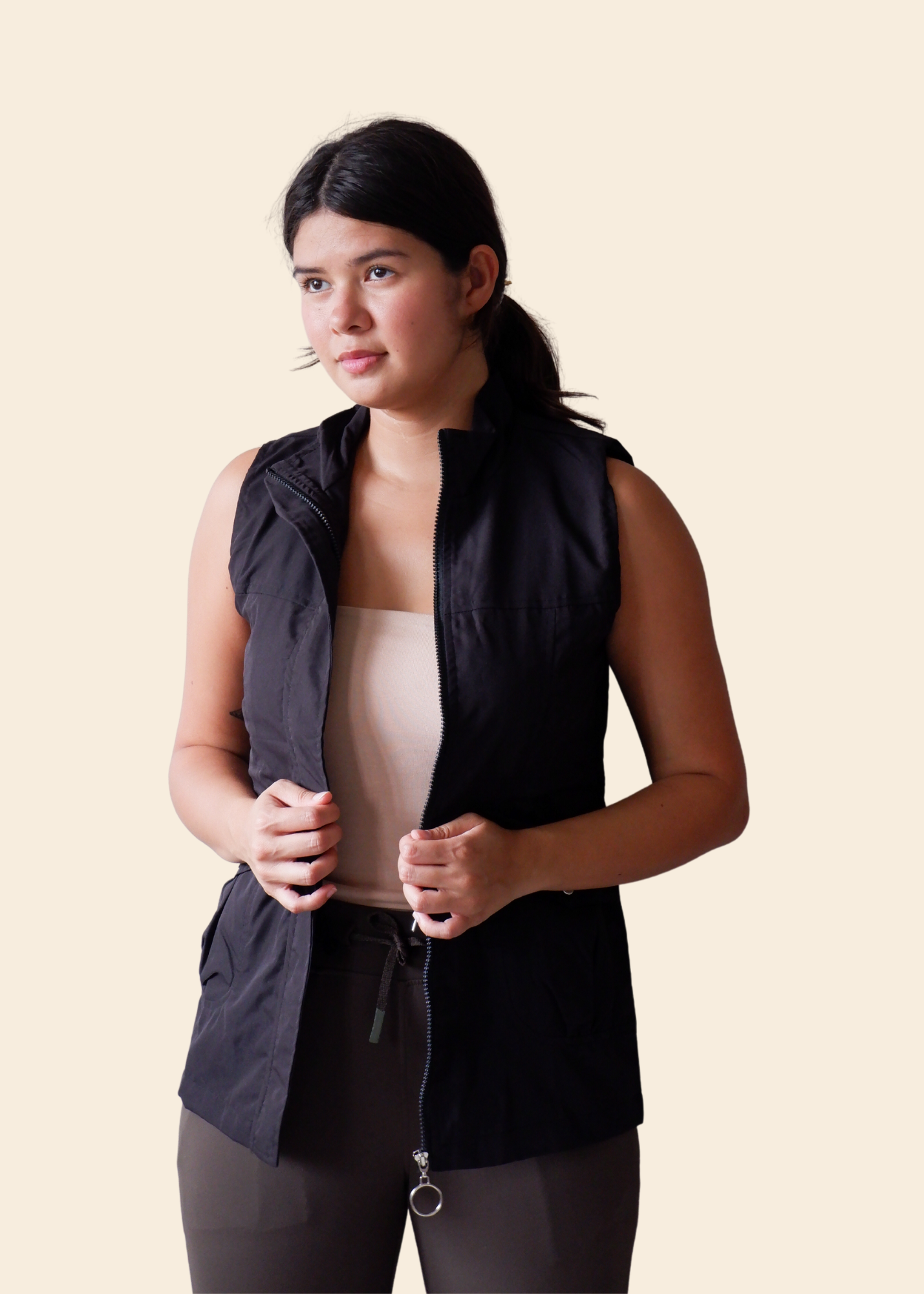 WEEKENDER VEST IN BLACK