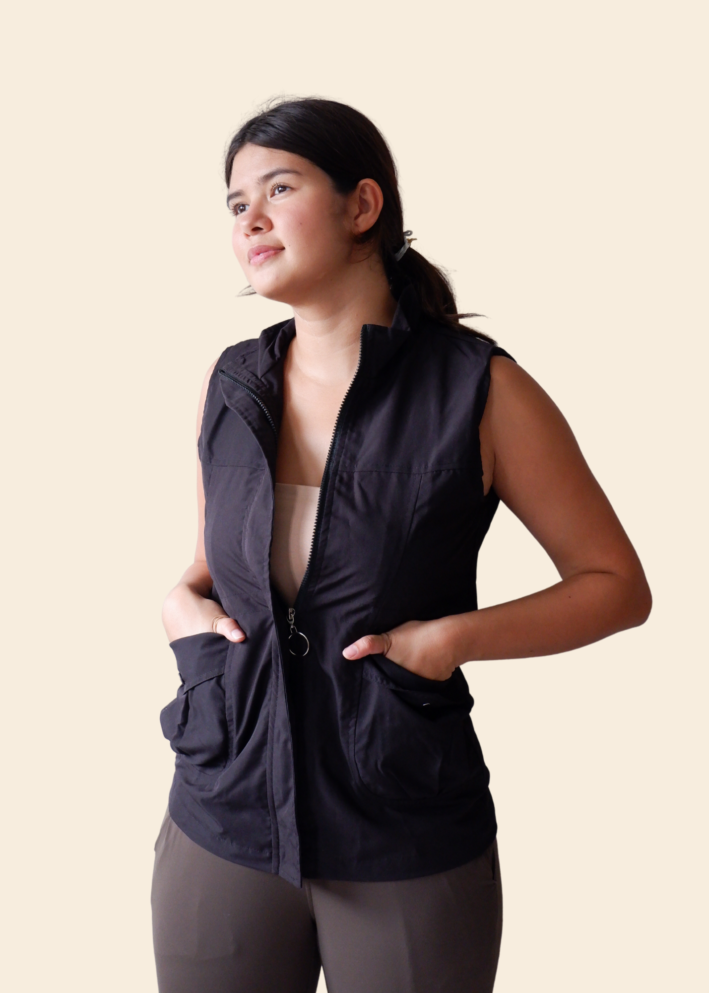 WEEKENDER VEST IN BLACK