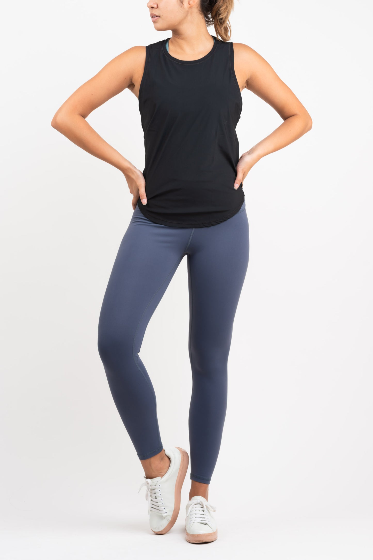 MUSCLE TANK IN BLACK