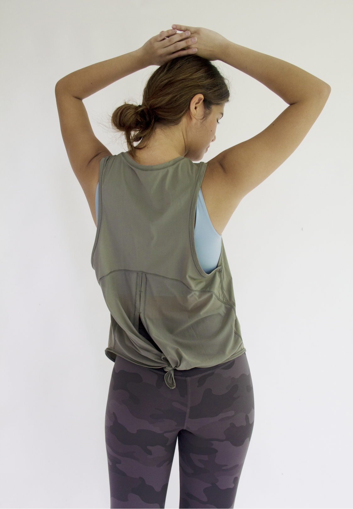 MUSCLE TANK IN OLIVE