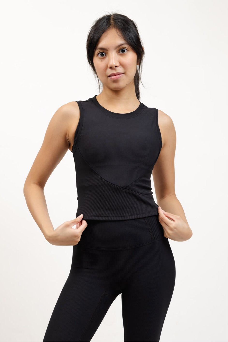DREAM CHASER CROP IN BLACK