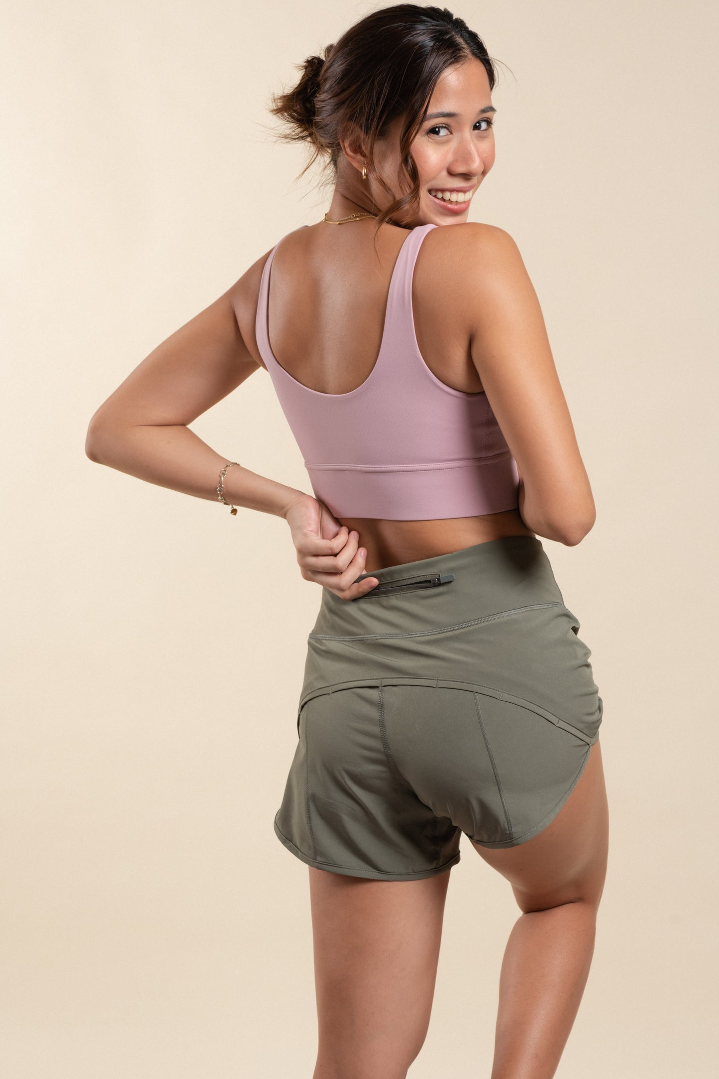 COOLDOWN SHORTS IN OLIVE